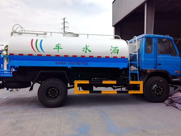 145洒水车