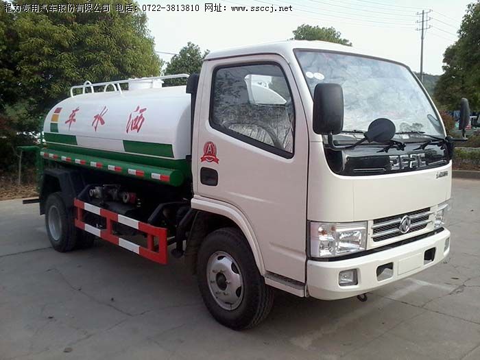多利卡洒水车
