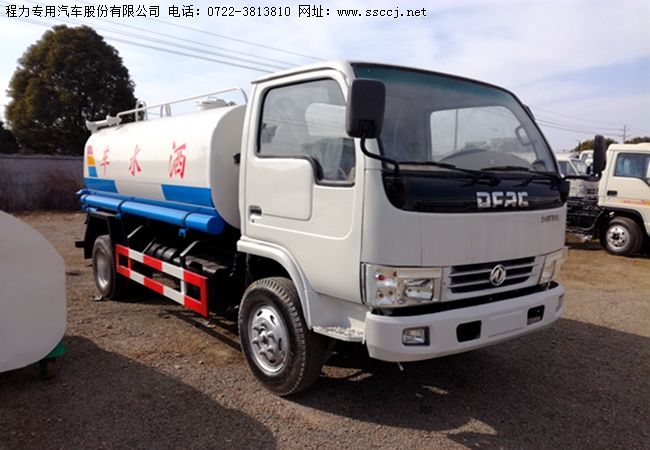 东风小多利卡洒水车
