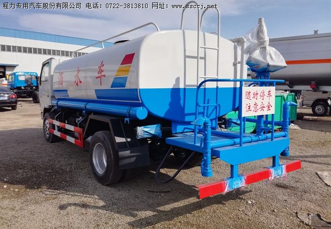 东风小多利卡洒水车