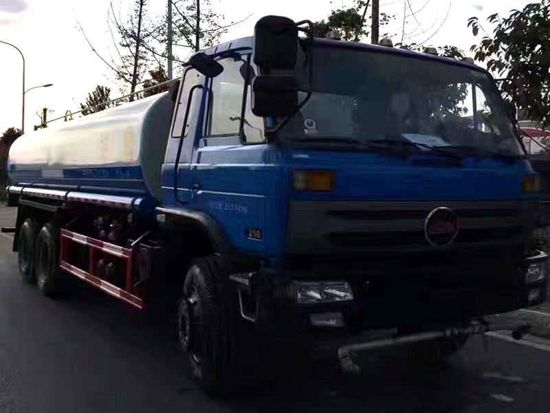 5555国产在线观看精品 东风后双桥洒水车