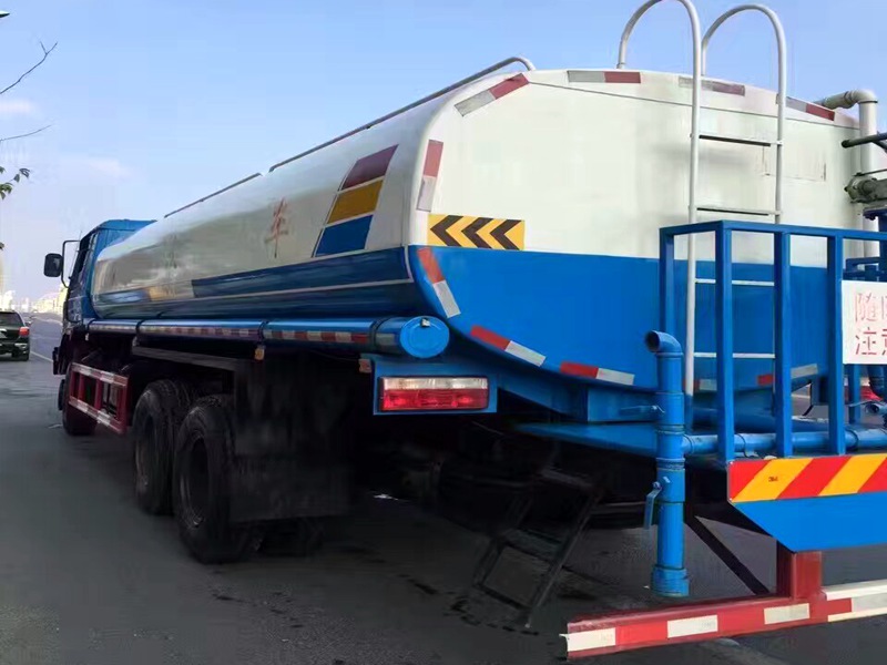 5555国产在线观看精品 东风后双桥洒水车