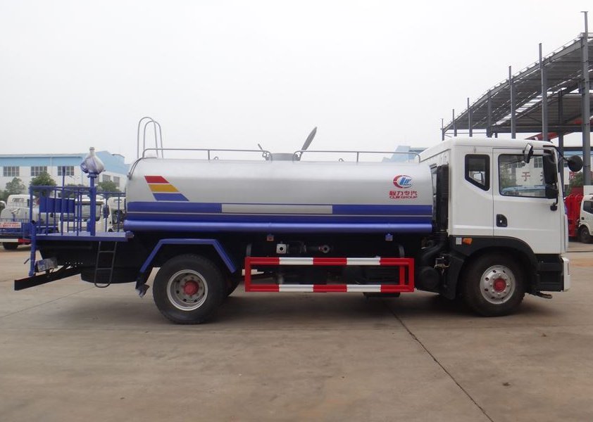 5555国产在线观看精品 东风D9洒水车