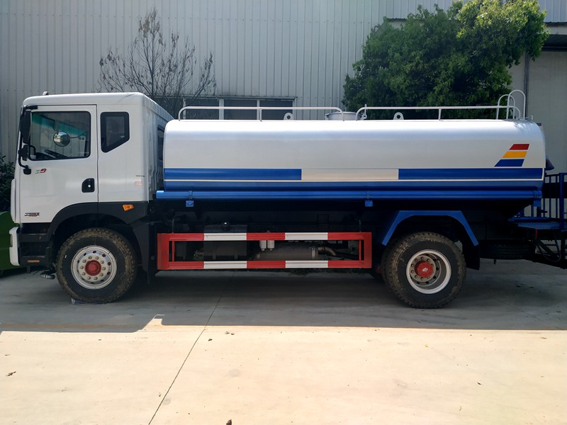 5555国产在线观看精品 东风D9洒水车