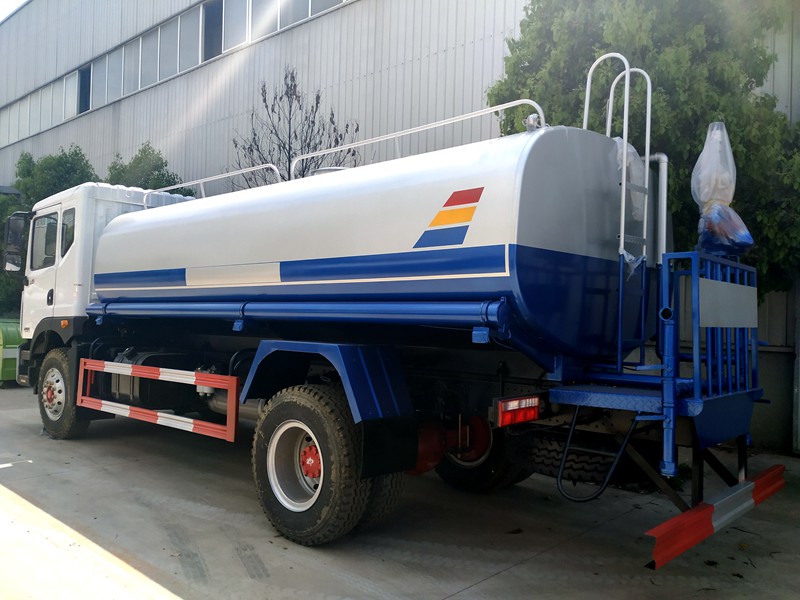 5555国产在线观看精品 东风D9洒水车