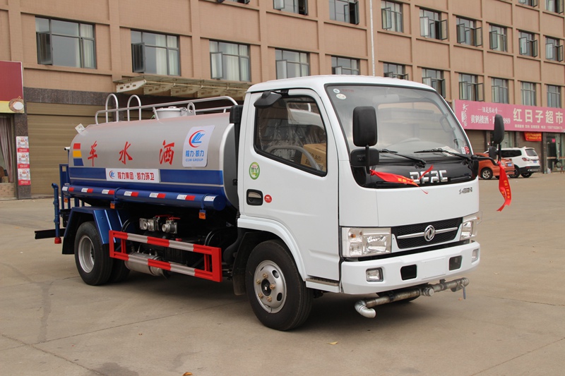 东风小多利卡洒水车/