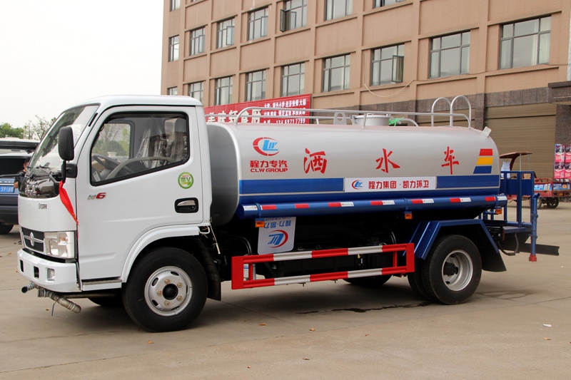 5555国产在线观看精品 东风小多利卡洒水车