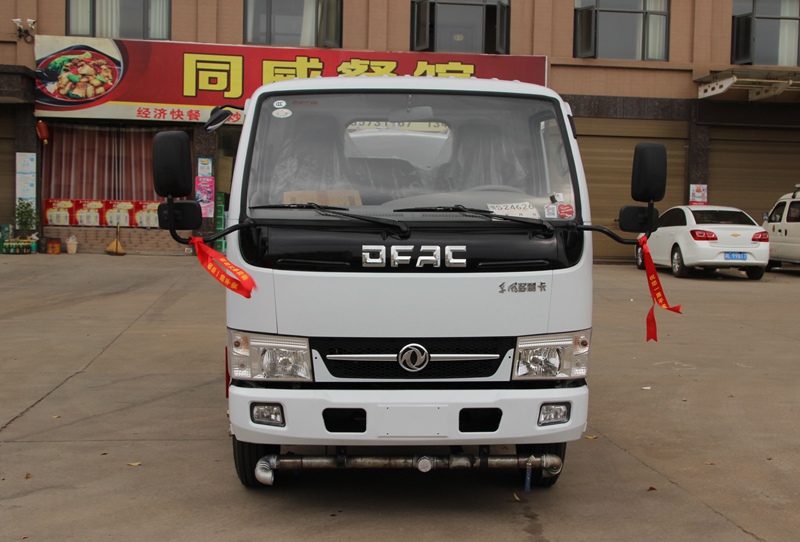5555国产在线观看精品 东风小多利卡洒水车