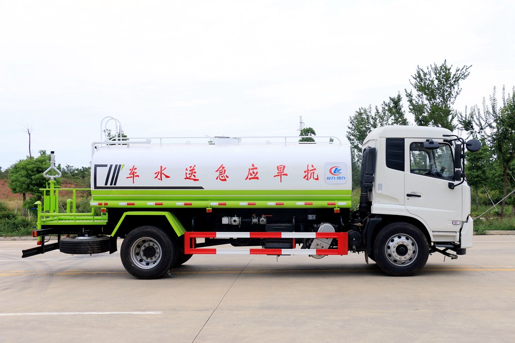5555国产在线观看精品 (国六)东风天锦洒水车