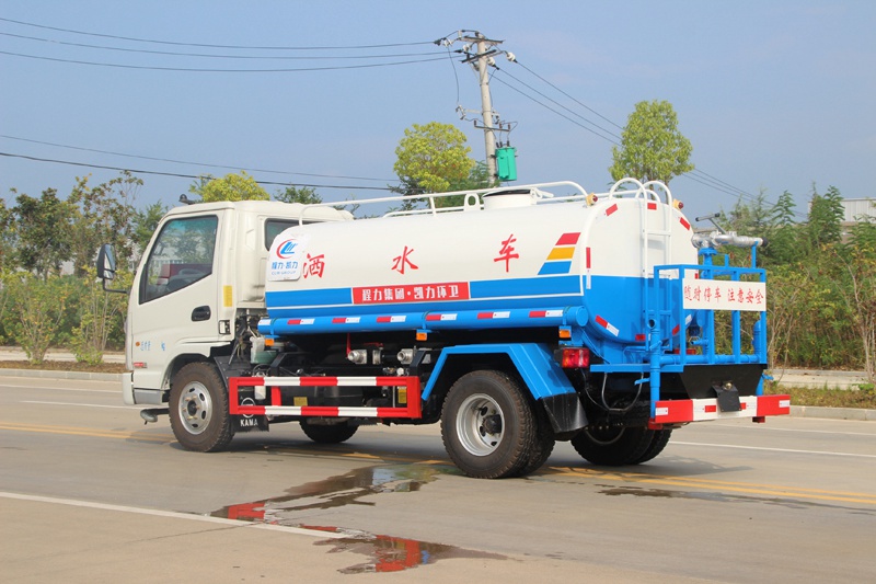 5555国产在线观看精品 凯马5方洒水车