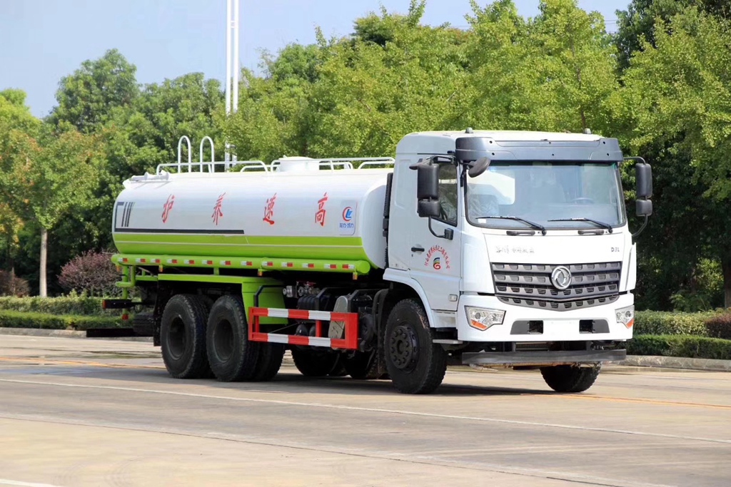 东风专底后八轮洒水车/